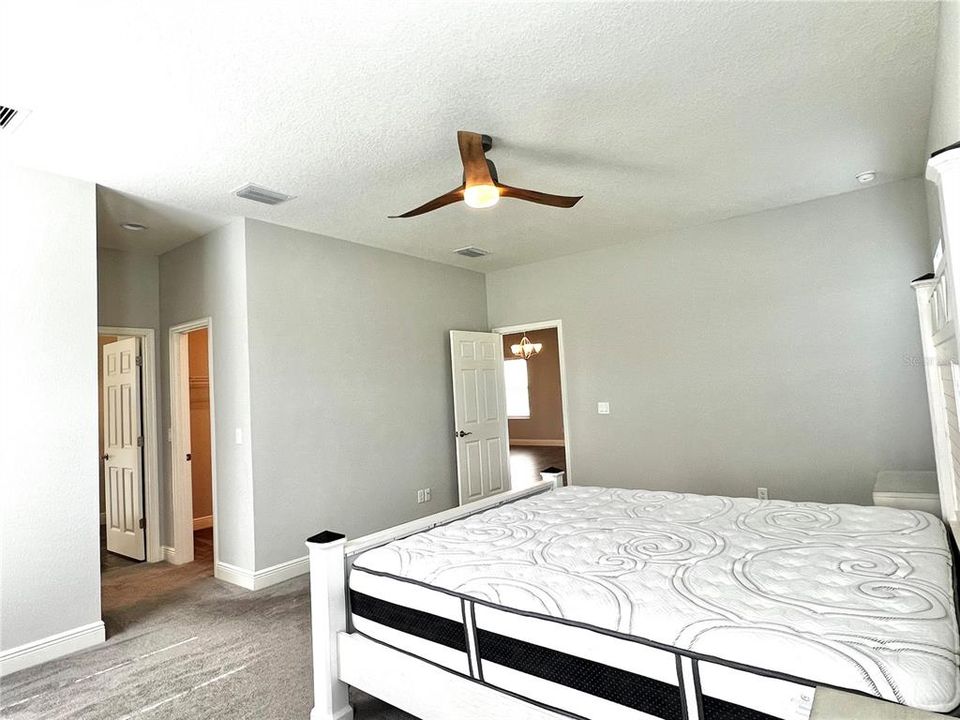 For Rent: $3,100 (3 beds, 2 baths, 2102 Square Feet)