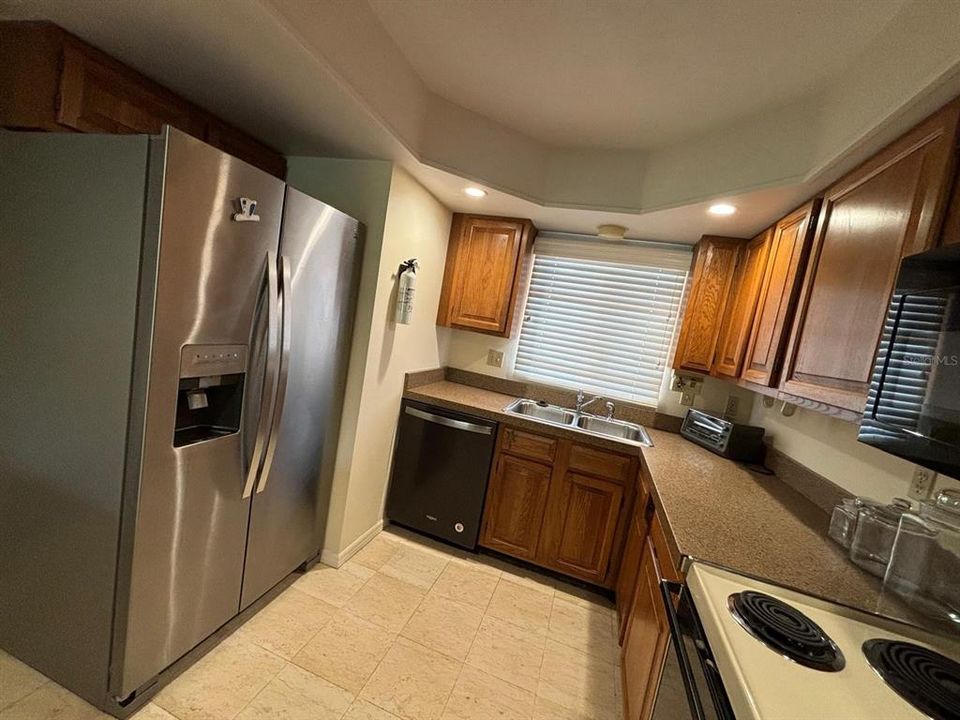 For Sale: $268,980 (2 beds, 2 baths, 1137 Square Feet)