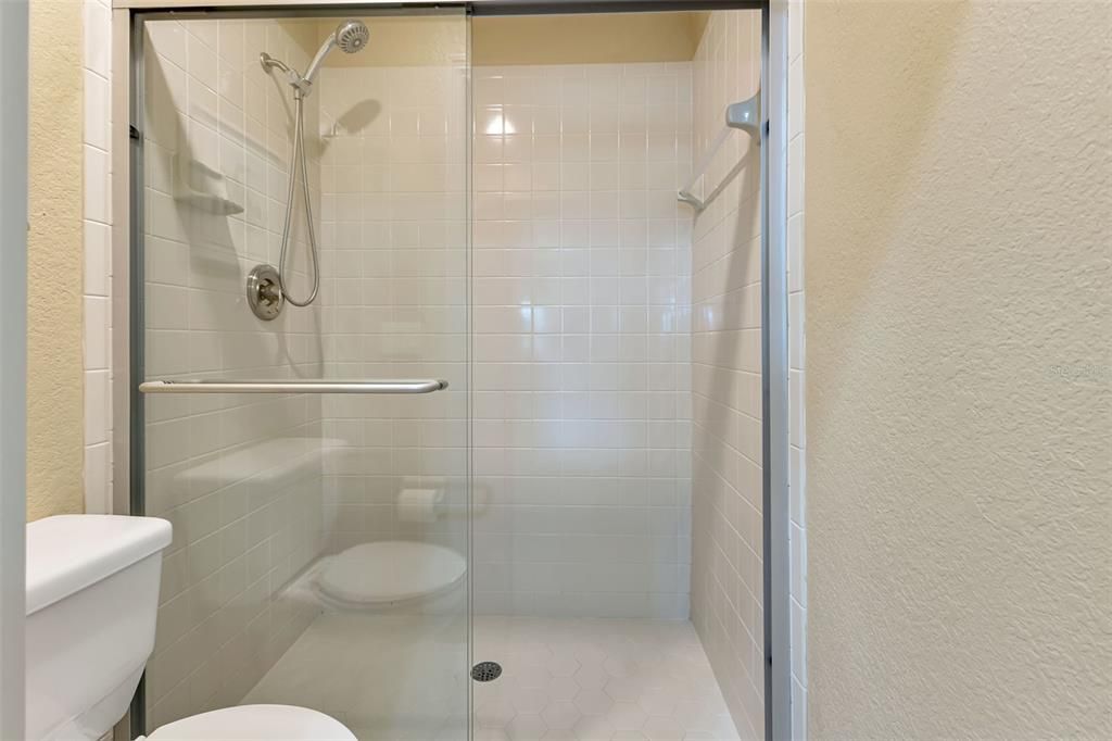 For Sale: $294,900 (2 beds, 2 baths, 1327 Square Feet)