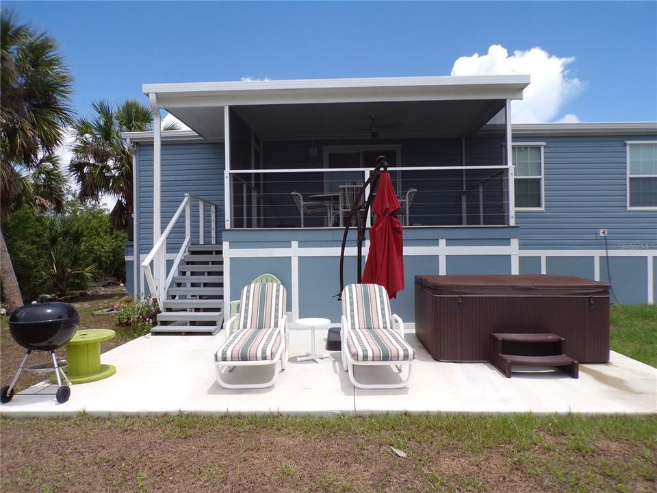Active With Contract: $2,100 (3 beds, 2 baths, 1296 Square Feet)