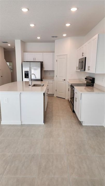 For Rent: $2,350 (3 beds, 2 baths, 1551 Square Feet)