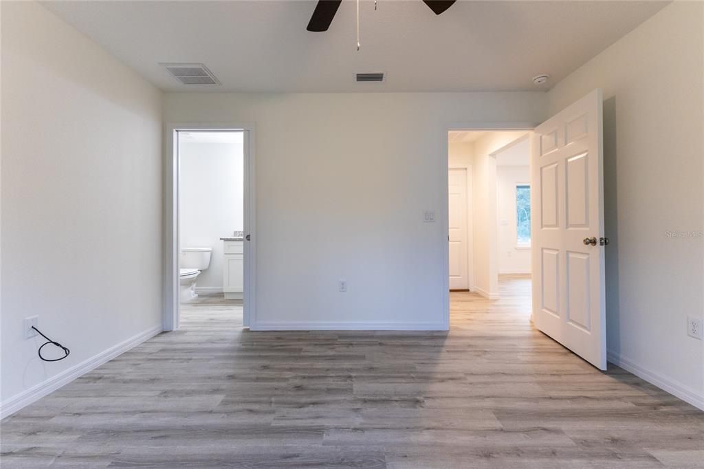 Active With Contract: $264,900 (3 beds, 2 baths, 1251 Square Feet)