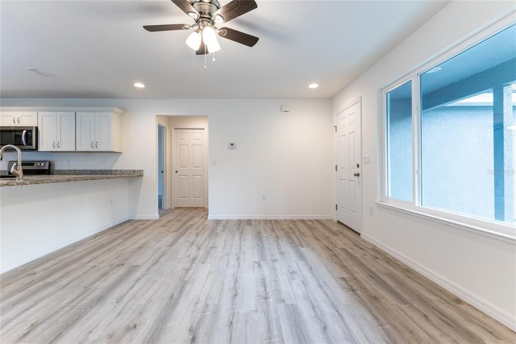 Active With Contract: $264,900 (3 beds, 2 baths, 1251 Square Feet)