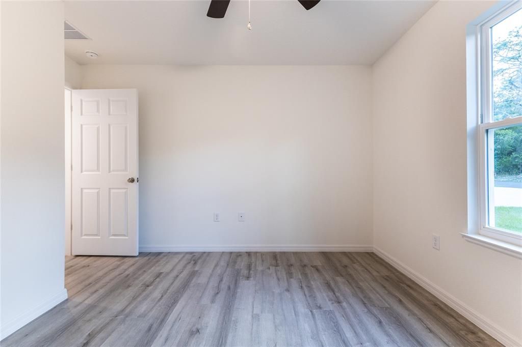 Active With Contract: $264,900 (3 beds, 2 baths, 1251 Square Feet)