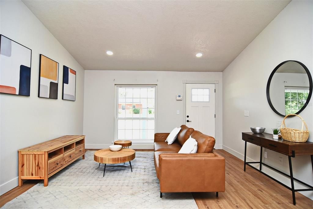 For Sale: $365,900 (3 beds, 2 baths, 1360 Square Feet)