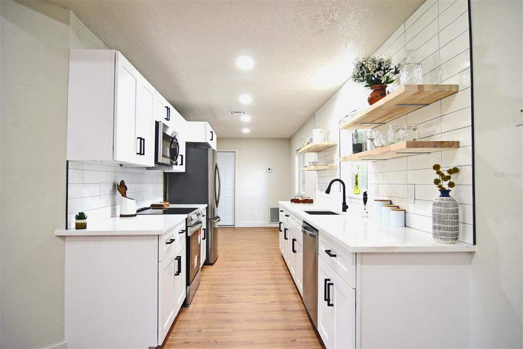 For Sale: $365,900 (3 beds, 2 baths, 1360 Square Feet)