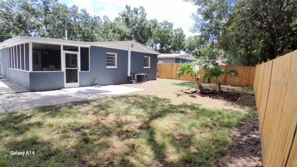 For Sale: $375,000 (4 beds, 2 baths, 1369 Square Feet)