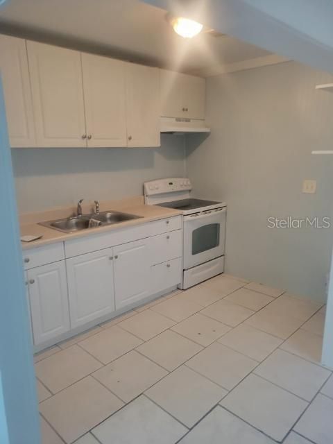 For Sale: $254,900 (2 beds, 1 baths, 634 Square Feet)