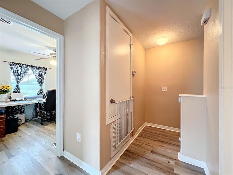 For Sale: $232,900 (3 beds, 2 baths, 1302 Square Feet)