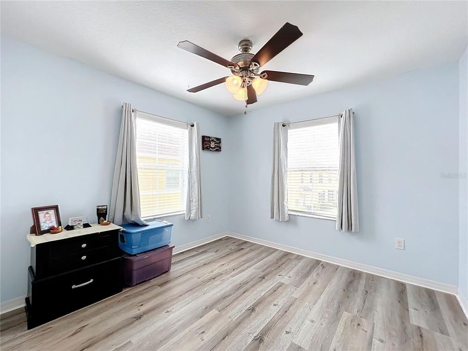 For Sale: $232,900 (3 beds, 2 baths, 1302 Square Feet)