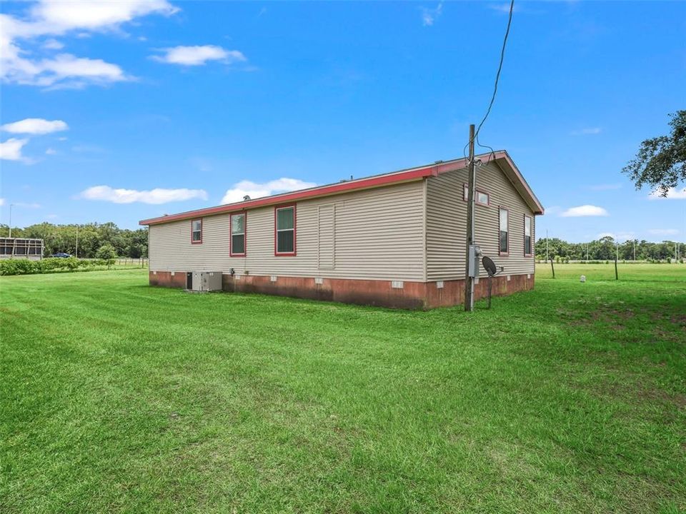 For Sale: $449,000 (3 beds, 2 baths, 1512 Square Feet)