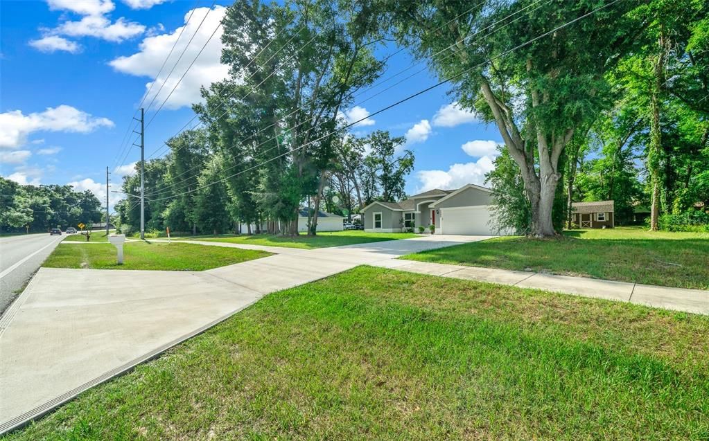 Active With Contract: $282,500 (3 beds, 2 baths, 1550 Square Feet)