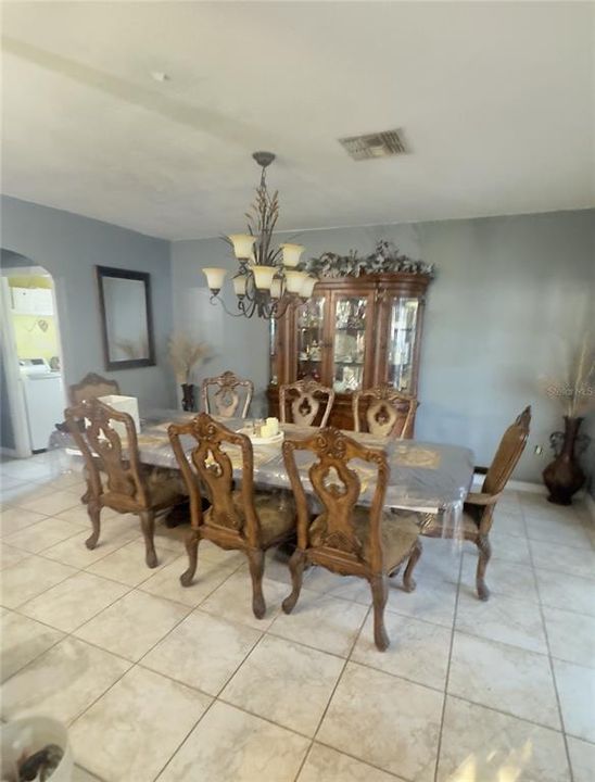 For Sale: $354,900 (4 beds, 2 baths, 2094 Square Feet)