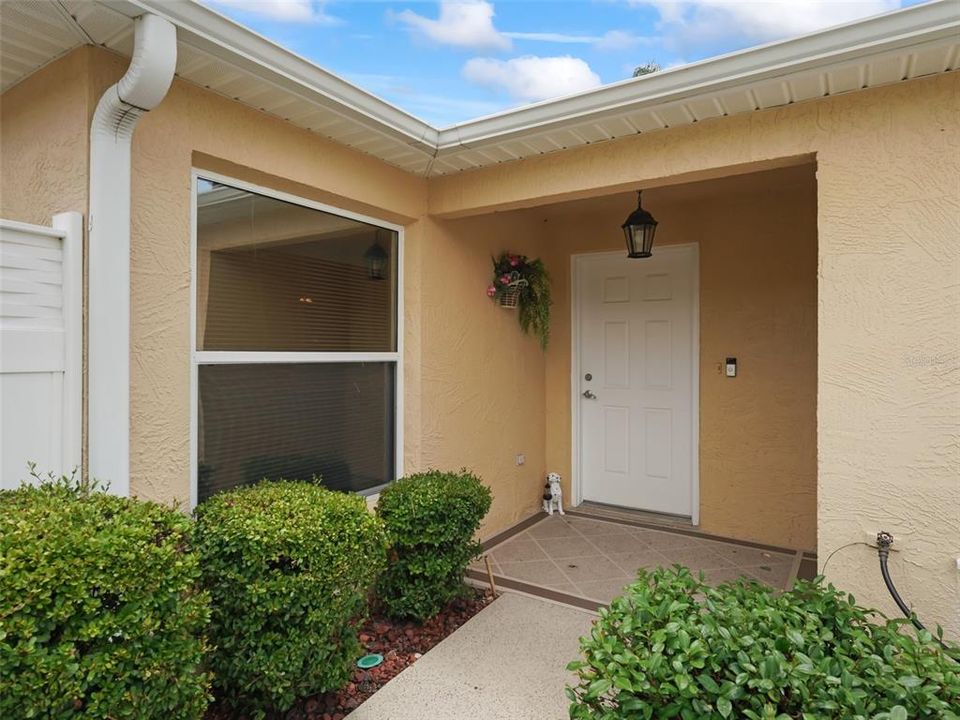 For Sale: $320,000 (2 beds, 2 baths, 1132 Square Feet)