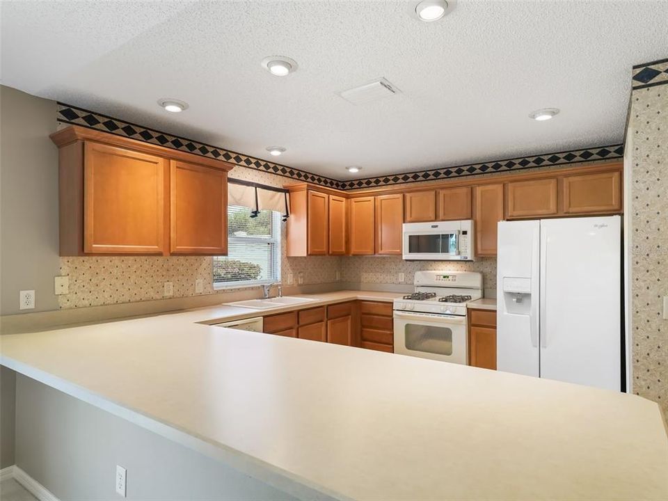 For Sale: $320,000 (2 beds, 2 baths, 1132 Square Feet)