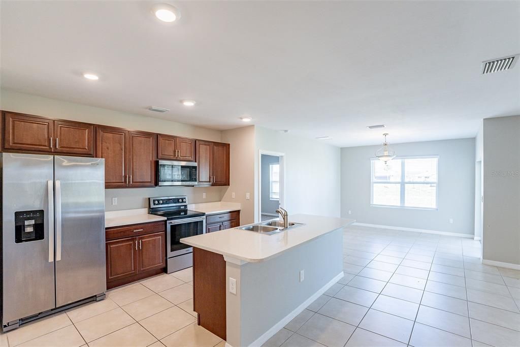 For Sale: $403,000 (3 beds, 2 baths, 1671 Square Feet)