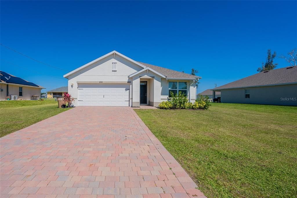 For Sale: $403,000 (3 beds, 2 baths, 1671 Square Feet)