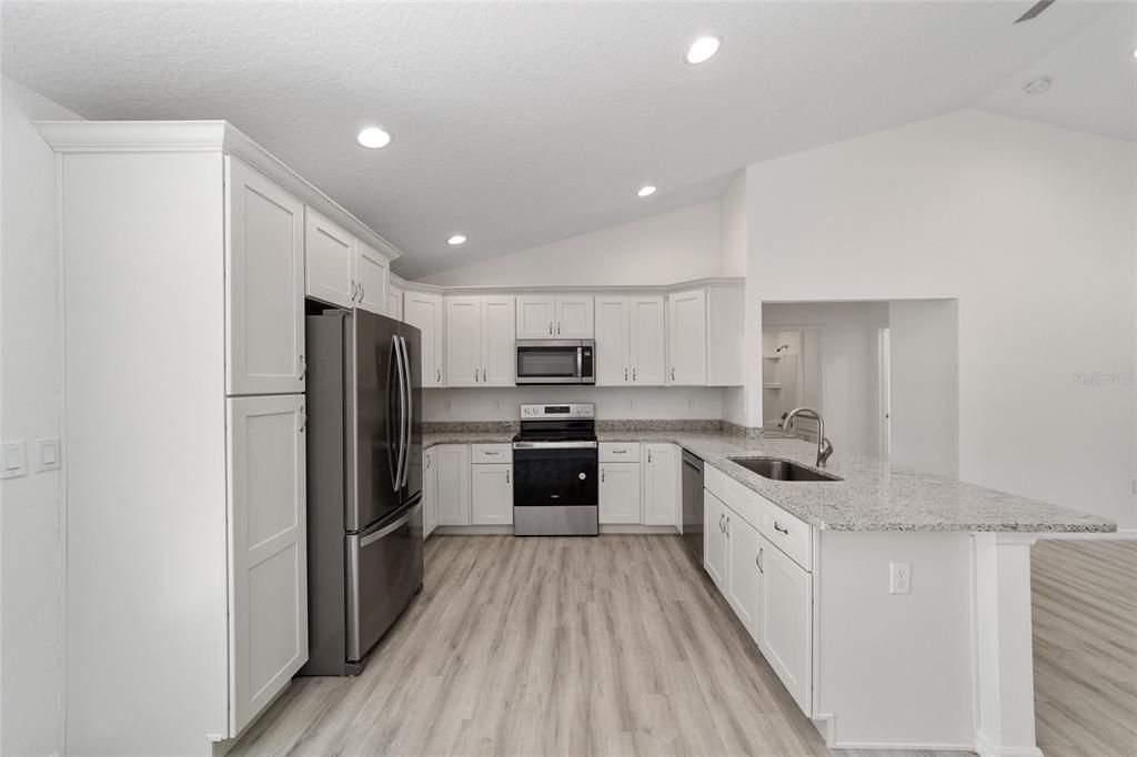 For Sale: $279,900 (3 beds, 2 baths, 1371 Square Feet)