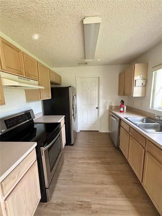 For Rent: $1,700 (3 beds, 2 baths, 1236 Square Feet)