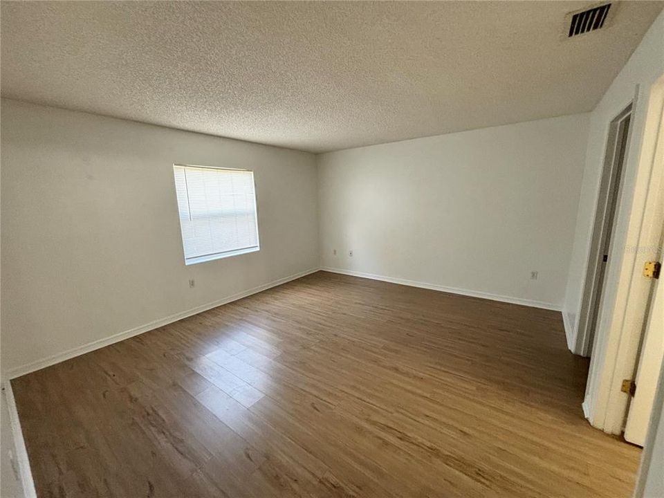 For Rent: $1,700 (3 beds, 2 baths, 1236 Square Feet)