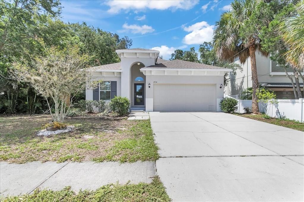 Recently Sold: $569,999 (3 beds, 2 baths, 1618 Square Feet)