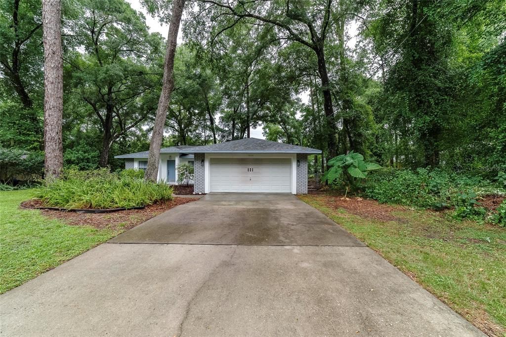 For Sale: $230,000 (3 beds, 2 baths, 1225 Square Feet)