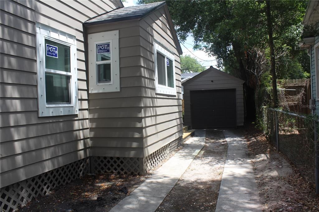 For Sale: $489,000 (3 beds, 2 baths, 1315 Square Feet)