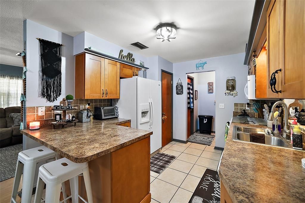 For Sale: $259,000 (2 beds, 2 baths, 1259 Square Feet)