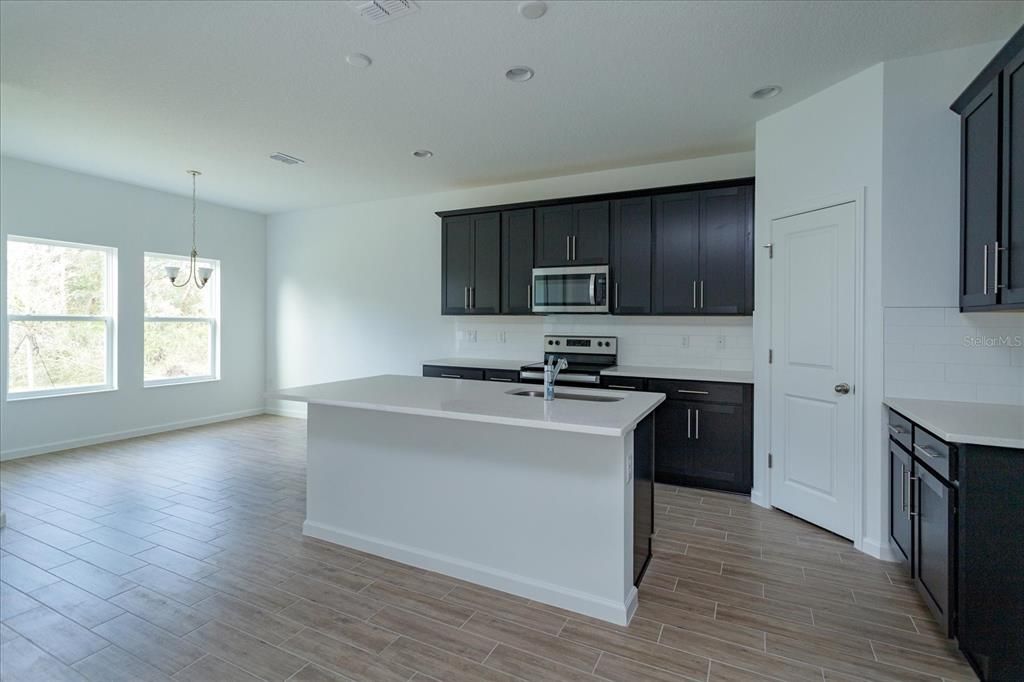 For Sale: $430,408 (4 beds, 2 baths, 1758 Square Feet)