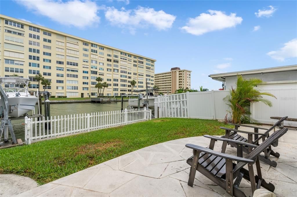 For Sale: $900,000 (2 beds, 2 baths, 1919 Square Feet)