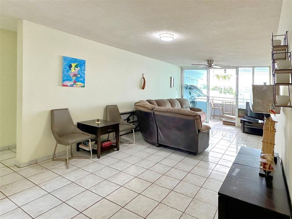 For Sale: $228,000 (3 beds, 2 baths, 1252 Square Feet)