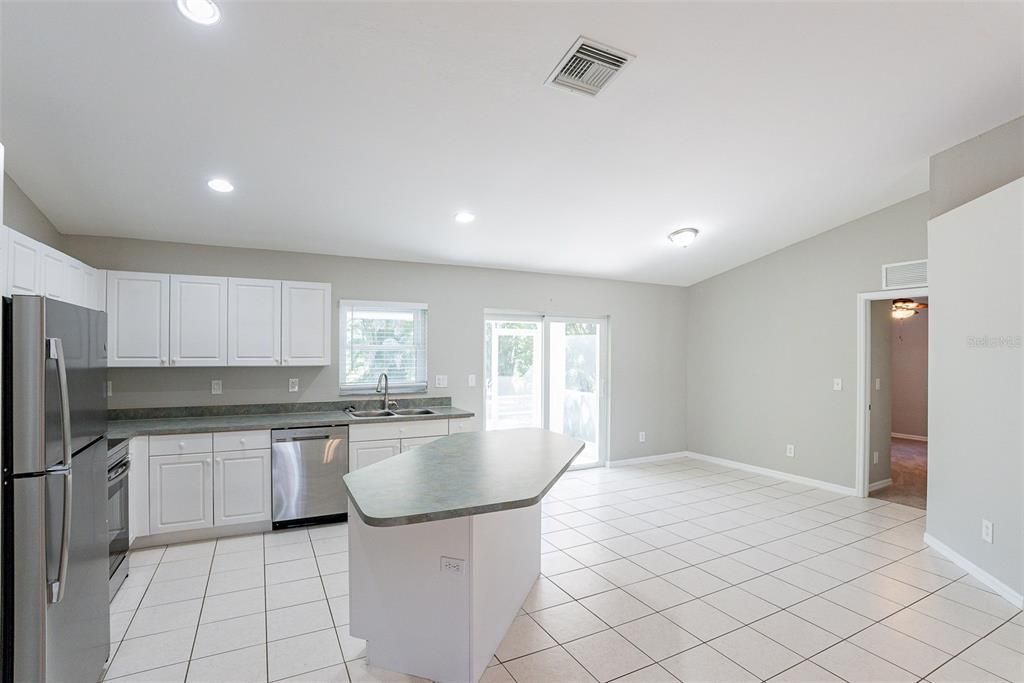 For Sale: $386,000 (3 beds, 2 baths, 1777 Square Feet)