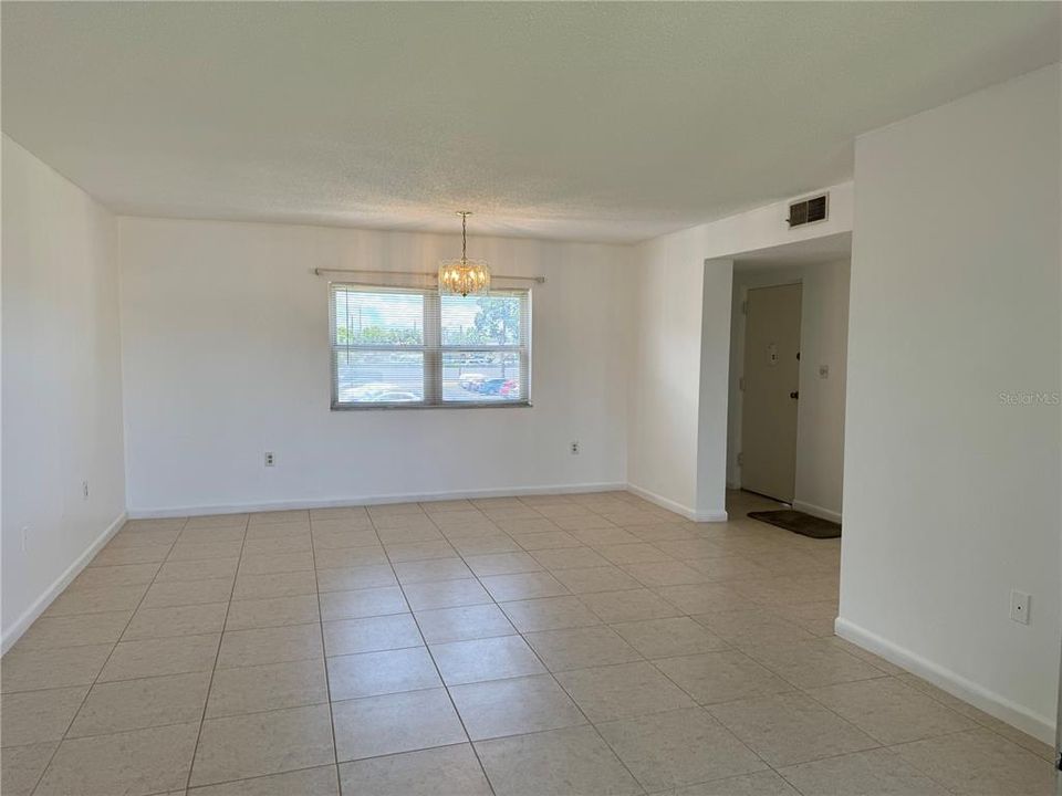 For Rent: $1,650 (1 beds, 1 baths, 670 Square Feet)