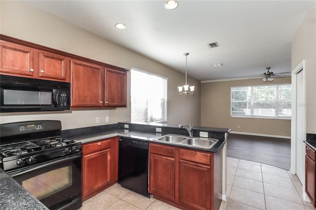 Active With Contract: $419,900 (4 beds, 2 baths, 2292 Square Feet)