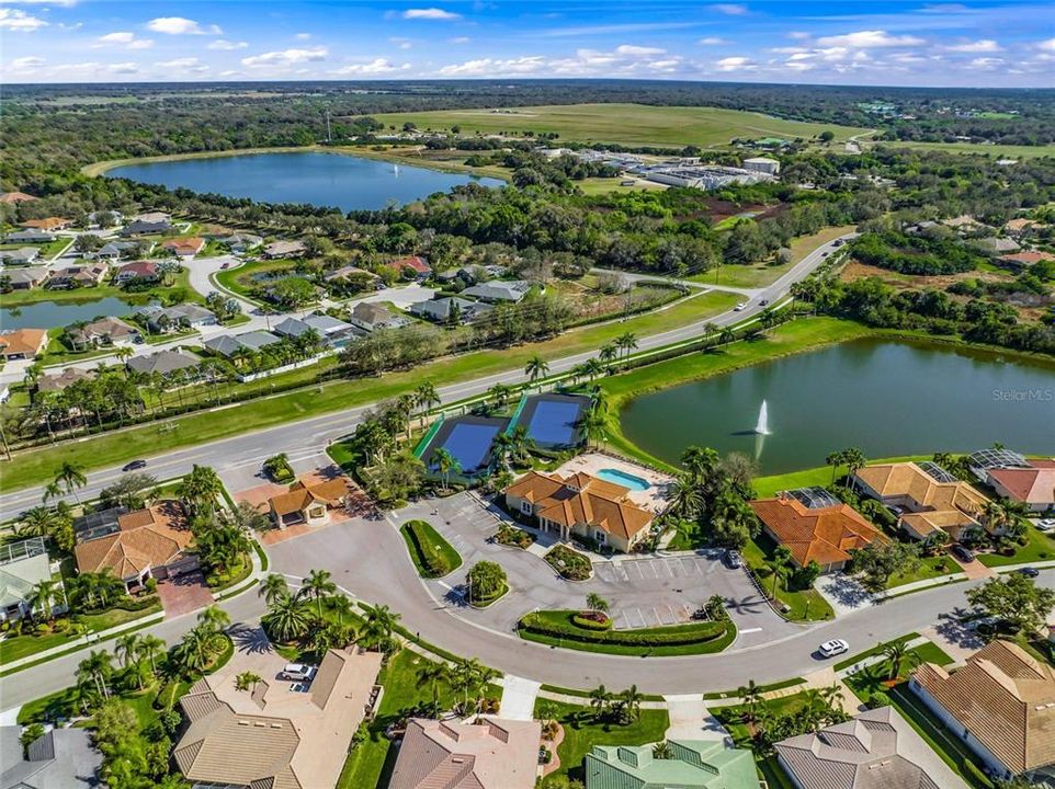 Active With Contract: $872,000 (4 beds, 3 baths, 3035 Square Feet)