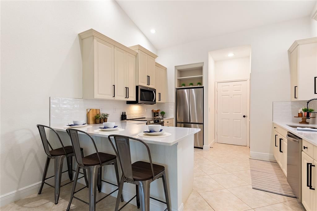 For Sale: $294,900 (2 beds, 2 baths, 1136 Square Feet)