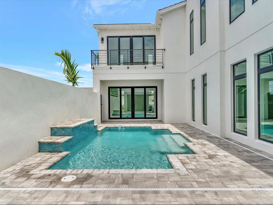 Pool & Courtyard