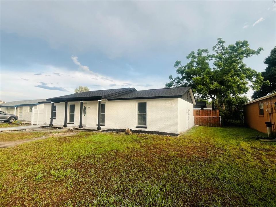 Active With Contract: $435,000 (4 beds, 2 baths, 1538 Square Feet)