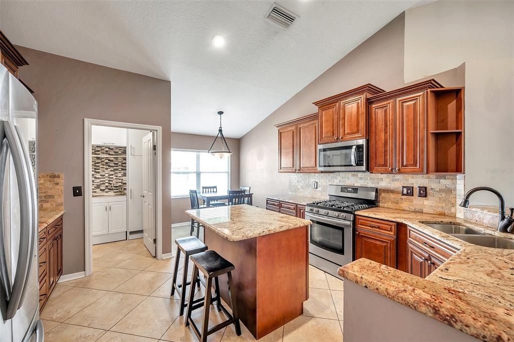 For Rent: $3,399 (3 beds, 2 baths, 1810 Square Feet)