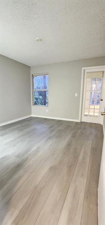 For Rent: $1,350 (1 beds, 1 baths, 711 Square Feet)