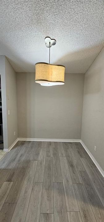 For Rent: $1,350 (1 beds, 1 baths, 711 Square Feet)