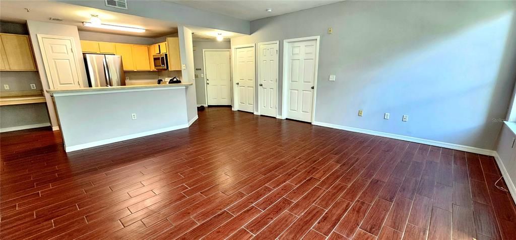 For Rent: $1,950 (2 beds, 2 baths, 1031 Square Feet)