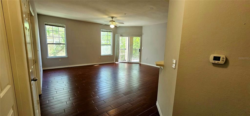 For Rent: $1,950 (2 beds, 2 baths, 1031 Square Feet)