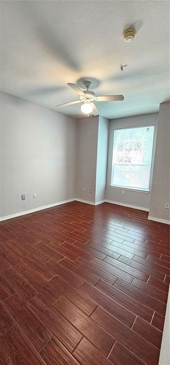 For Sale: $245,000 (2 beds, 2 baths, 1031 Square Feet)