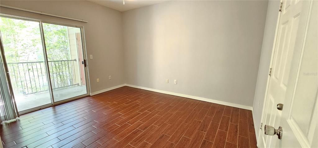 For Sale: $245,000 (2 beds, 2 baths, 1031 Square Feet)