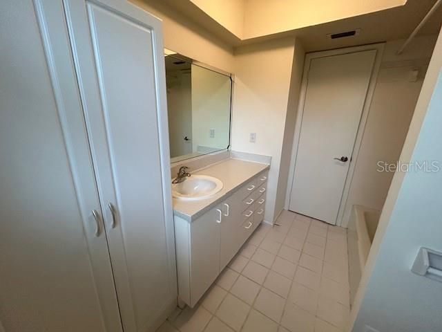 For Rent: $2,300 (2 beds, 2 baths, 1431 Square Feet)