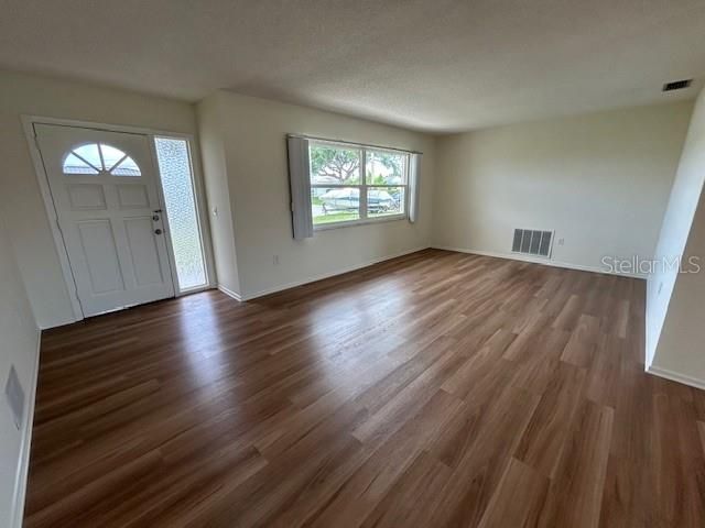 For Rent: $2,300 (2 beds, 2 baths, 1431 Square Feet)