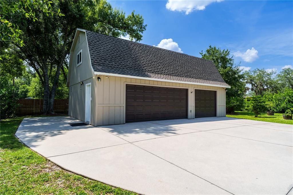 For Sale: $939,000 (3 beds, 2 baths, 2174 Square Feet)