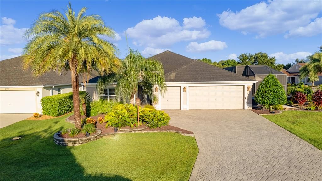 For Sale: $935,000 (3 beds, 2 baths, 1965 Square Feet)