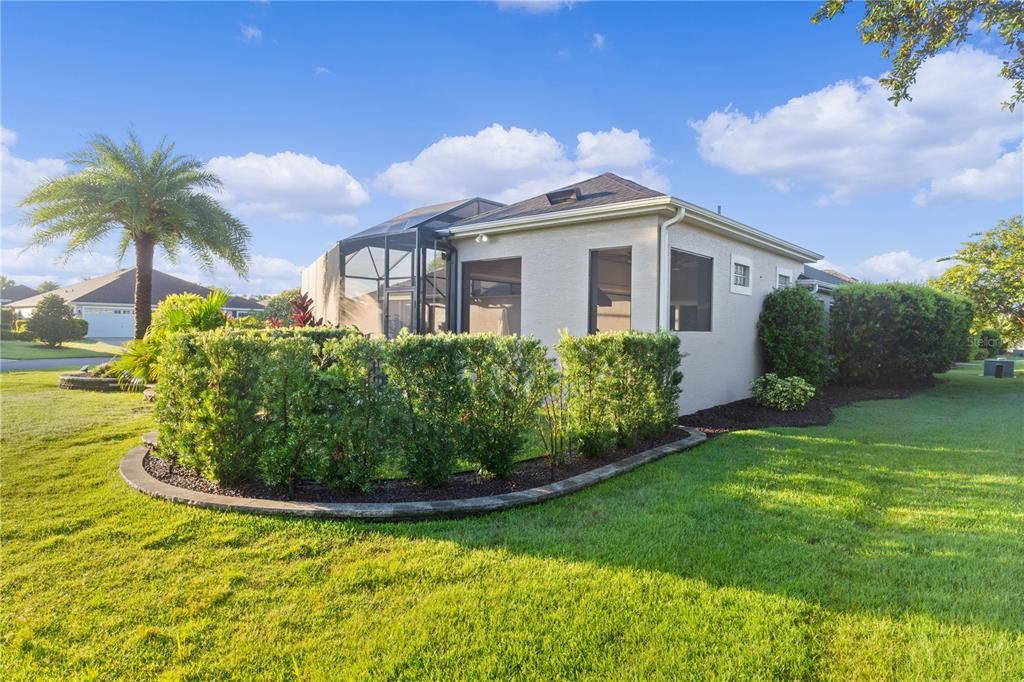 For Sale: $935,000 (3 beds, 2 baths, 1965 Square Feet)